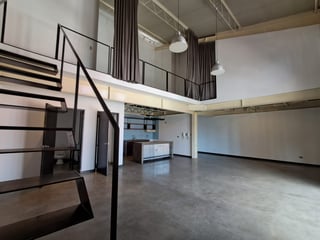📍 APARTAMENTO TIPO LOFT EN RENTA – 1 HAB | CANTÓN EXPOSICIÓN | ZONA 4 - 2