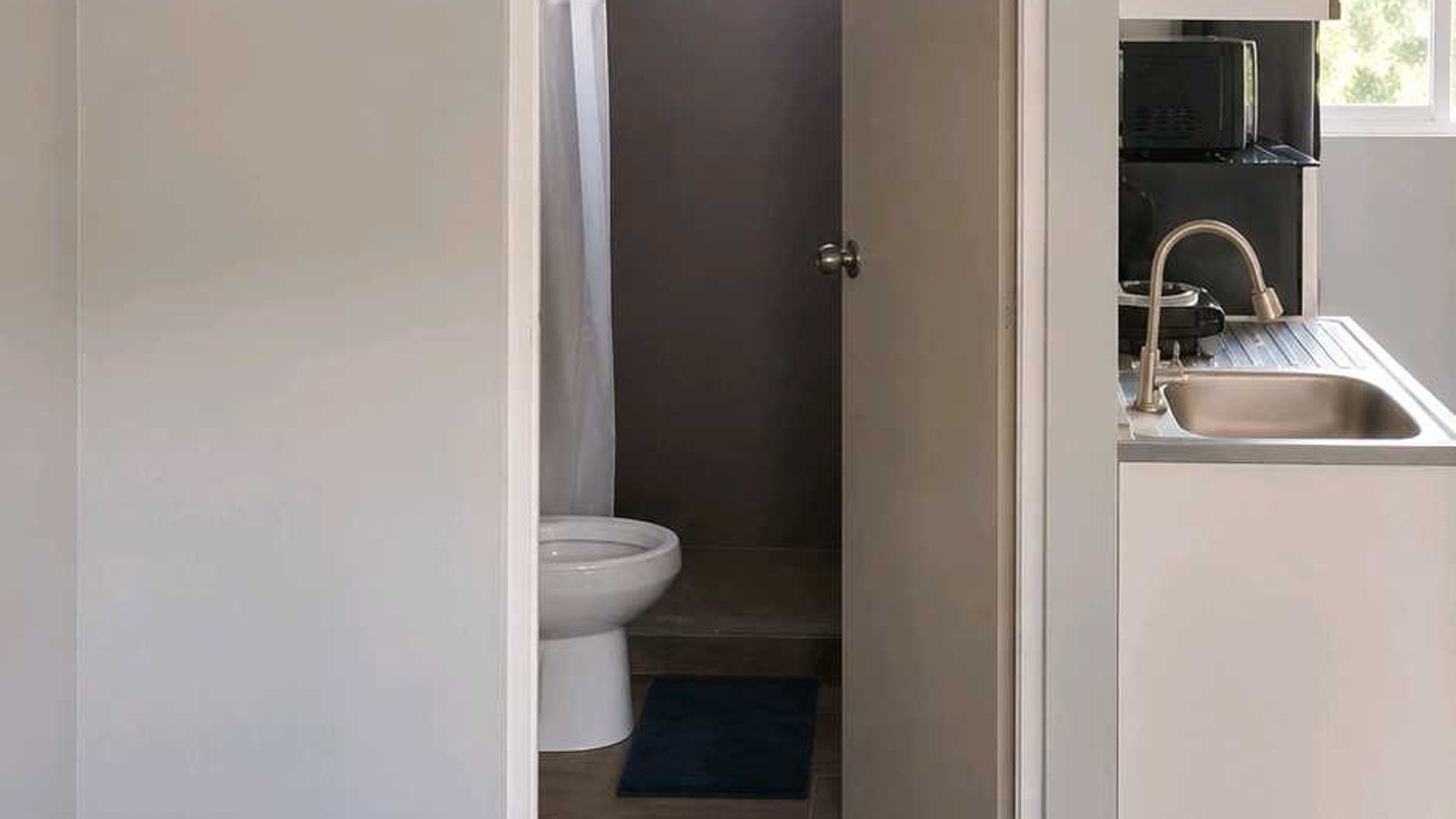 APARTAMENTO EN ALQUILER ???? Villa Santander, Zona 10 - Miniatura 3