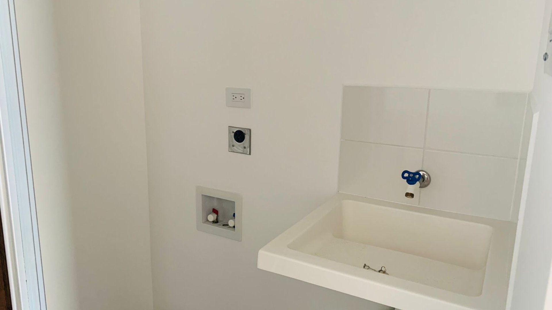 Rento / Vendo Lindo apartamento totalmente nuevo en Zona 5 - Miniatura 12