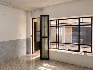CASA CON 4 APARTAMENTOS EN VENTA | BARRIO MODERNO | ZONA 2 DE GUATEMALA - 2