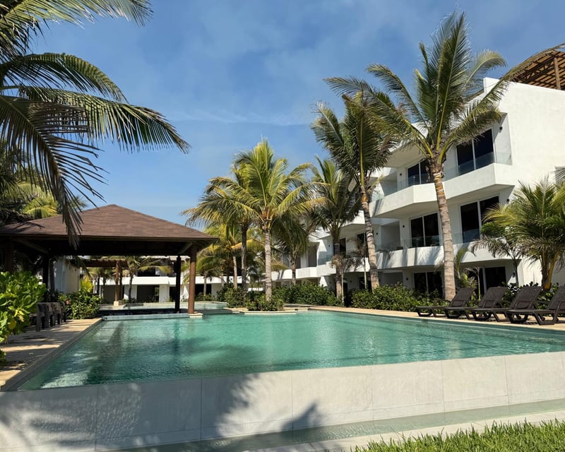 Apartamentos Frente al Mar con  Título de Propiedad en Venta