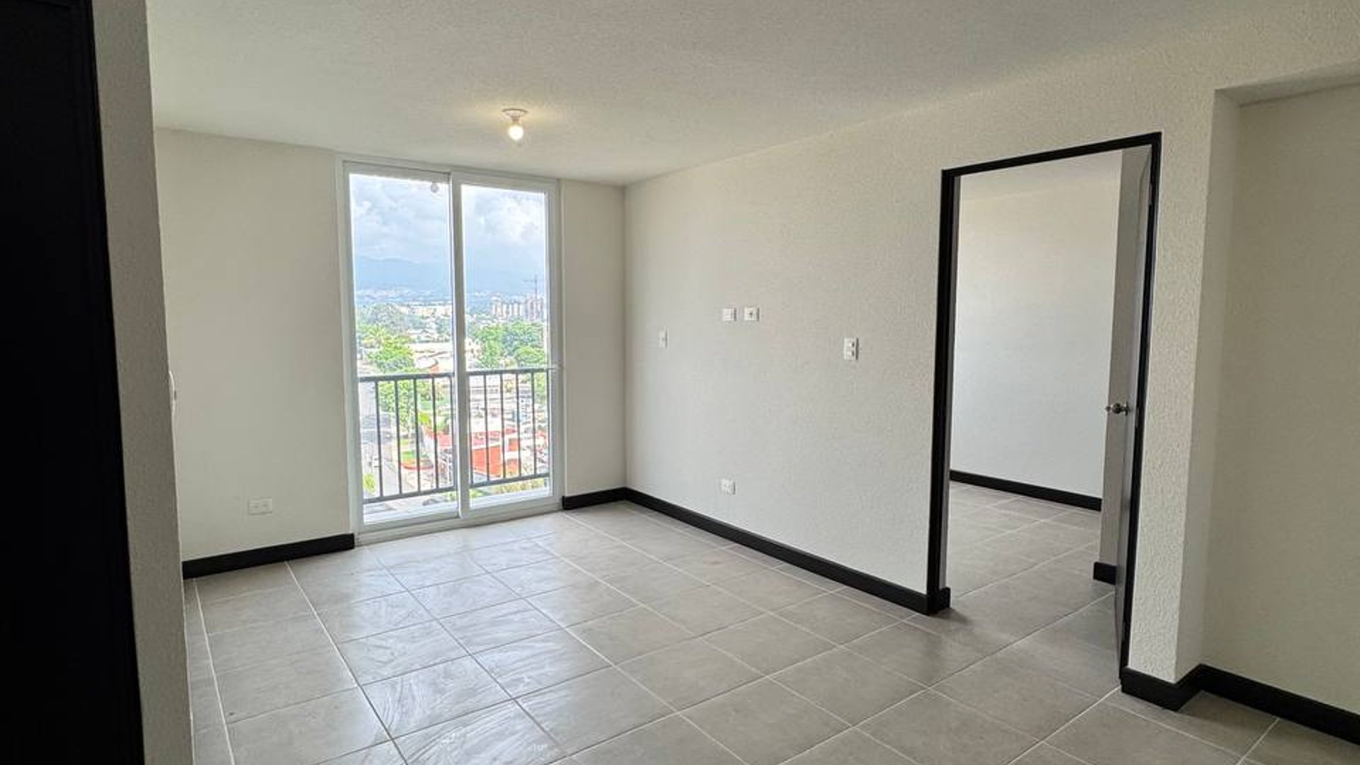 Apartamento en renta en Edificio Esenta zona 12 - Miniatura 4