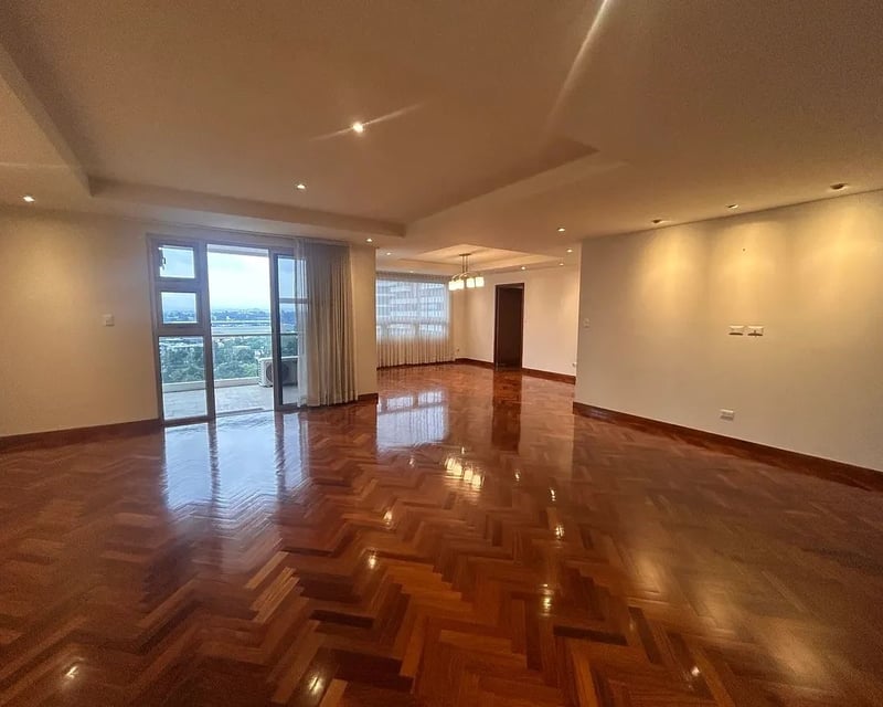 🏢 Apartamento en Zona 14 – 321 m² | 3 Dormitorios con baño | Balcones