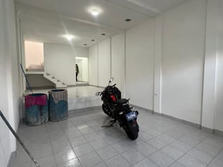 Casa con uso de suelo comercial. - 2
