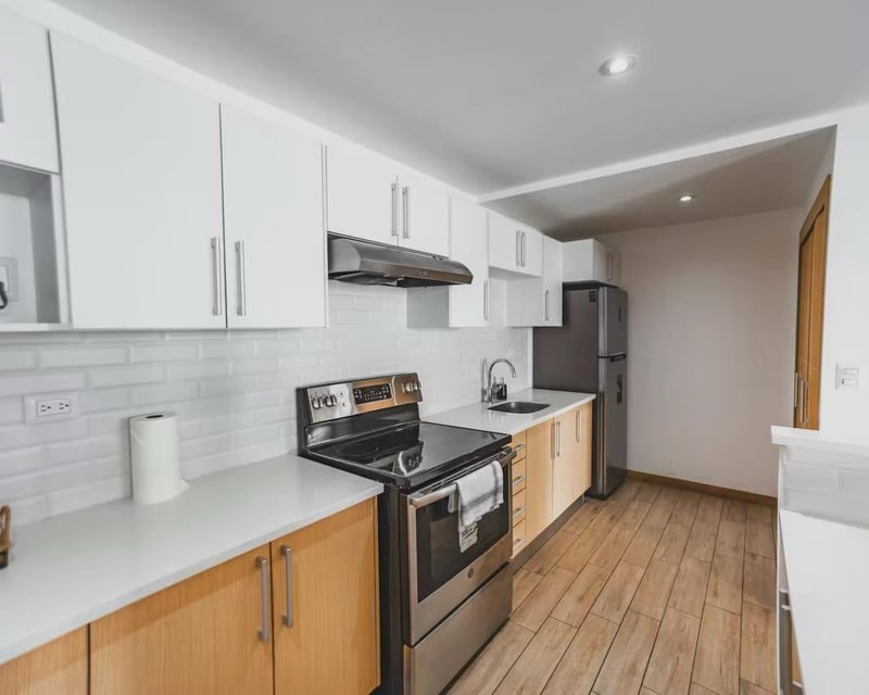 Apartamento amueblado en venta - 2 habitaciones en zona 10 Ref-5710