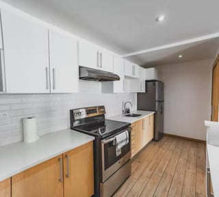 Apartamento amueblado en venta - 2 habitaciones en zona 10 Ref-5710