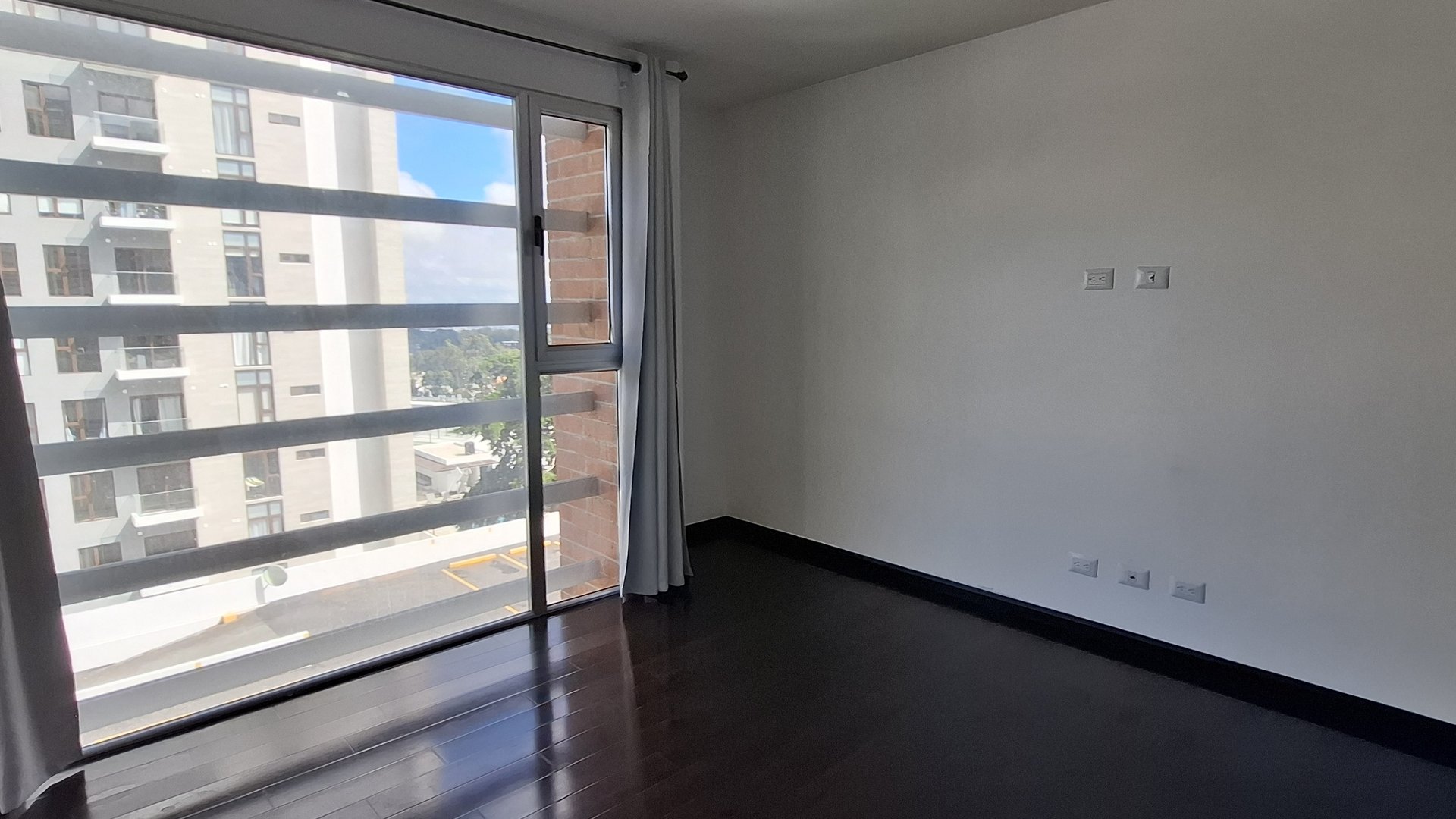 En Renta Apartamento en zona 16 Guatemala - Miniatura 7