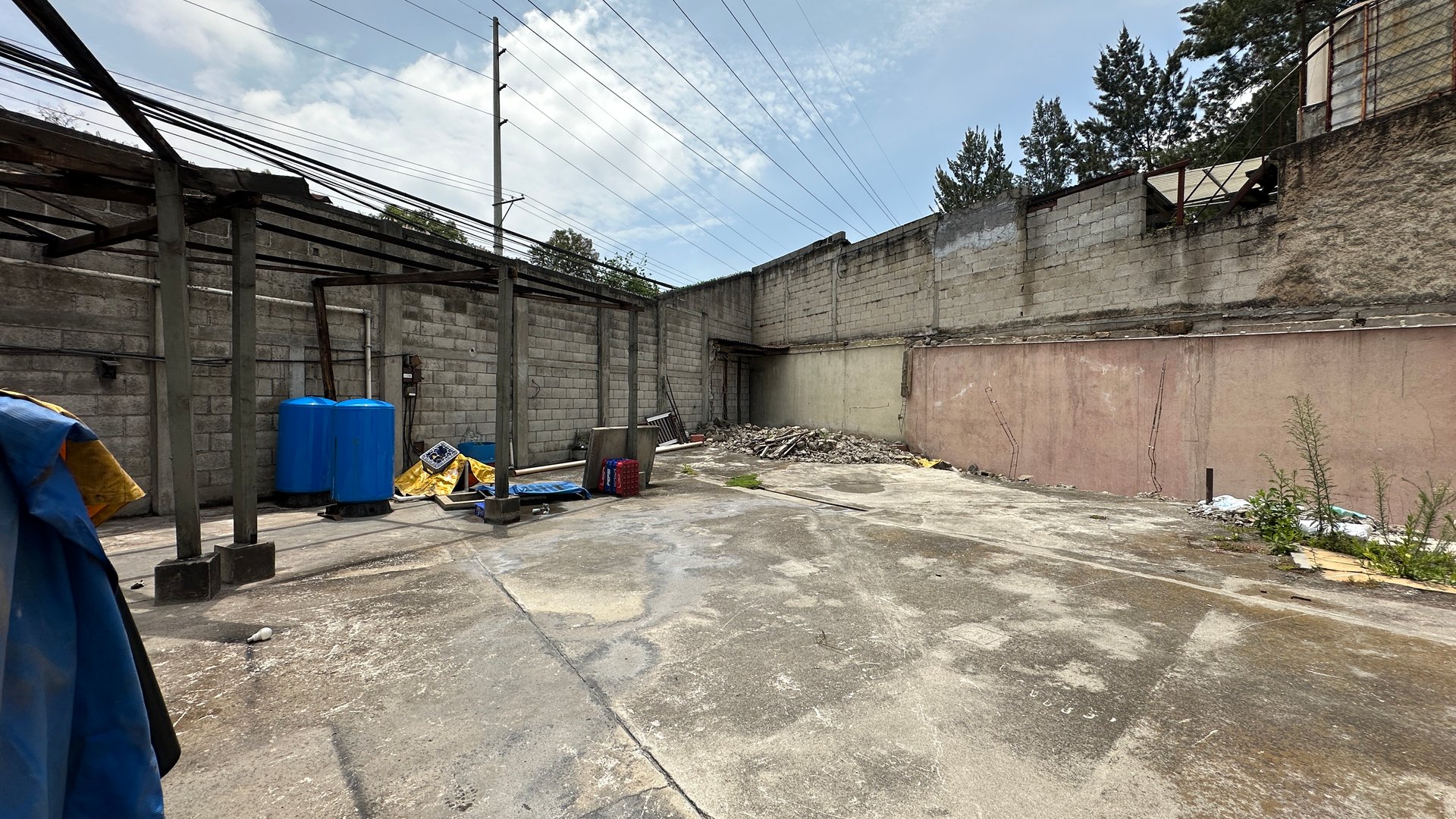 Terreno Comercial en Renta en Calzada Mateo Flores - Miniatura 4