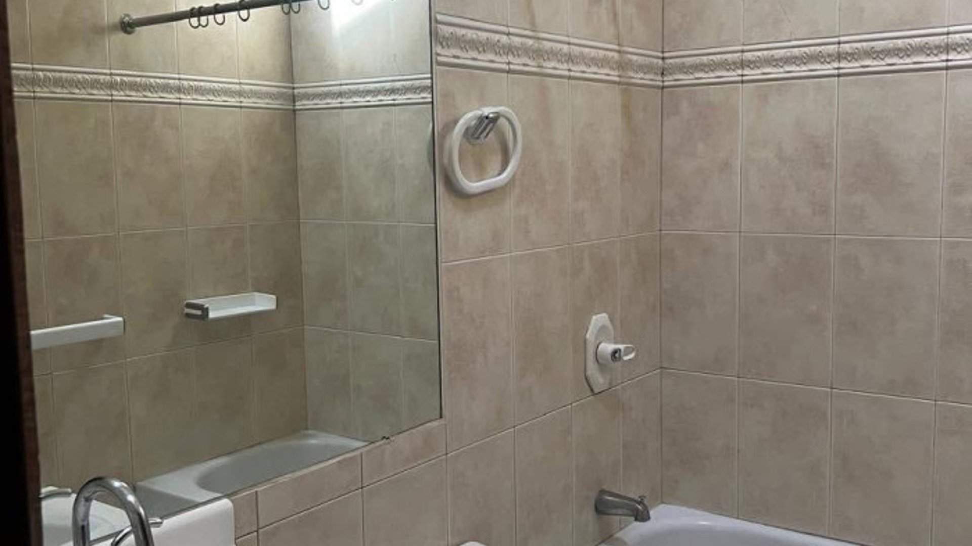 Apartamento en Renta en Zona 15 Vista al Bosque - Miniatura 5
