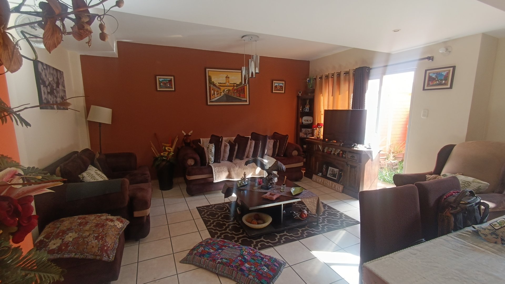 House for Sale in Zona 4 de Mixco, Condado San Nicolás - Q1,650,000