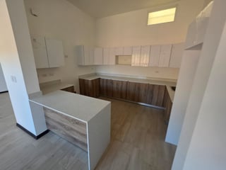 Casa con balcón de 4 habs en venta Trivento KM 18.5 CAES Ref-5635 - 2