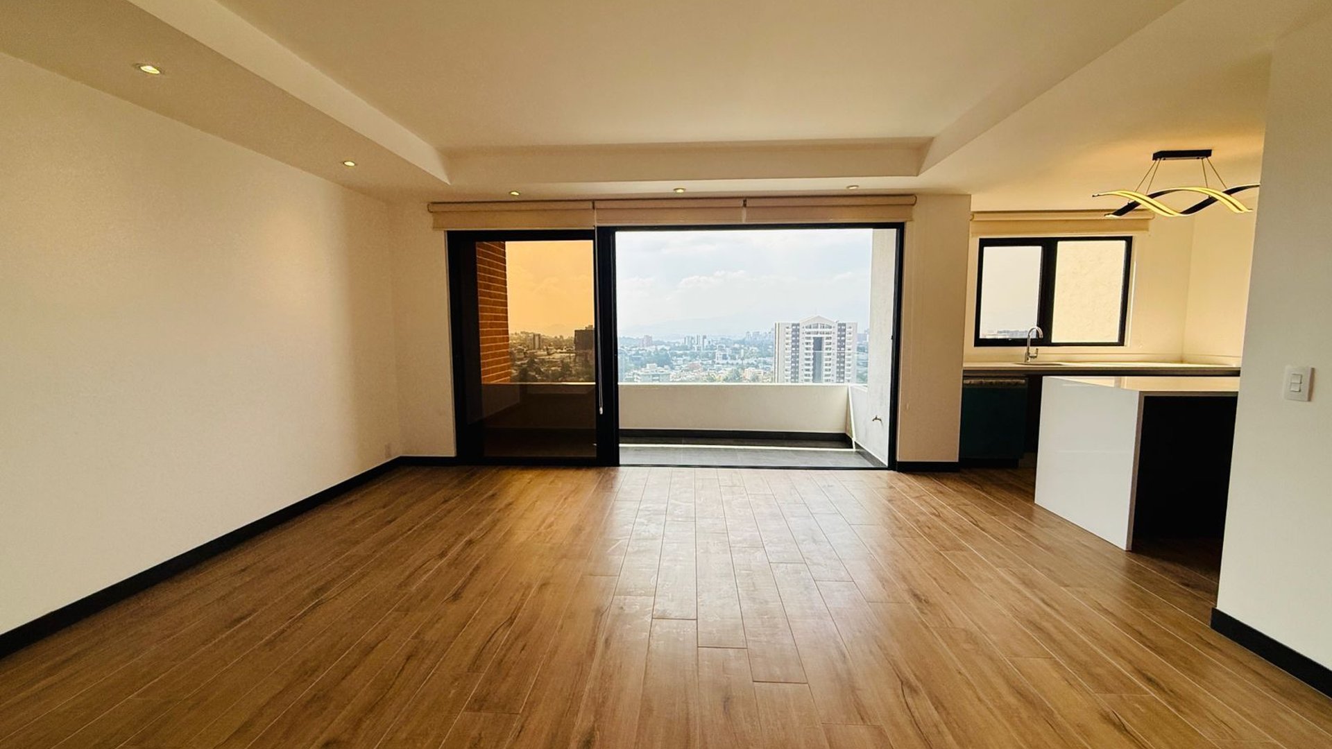 ALQUILER DE HERMOSO APARTAMENTO PARA ESTRENAR - ALENA, ZONA 15 - Miniatura 2