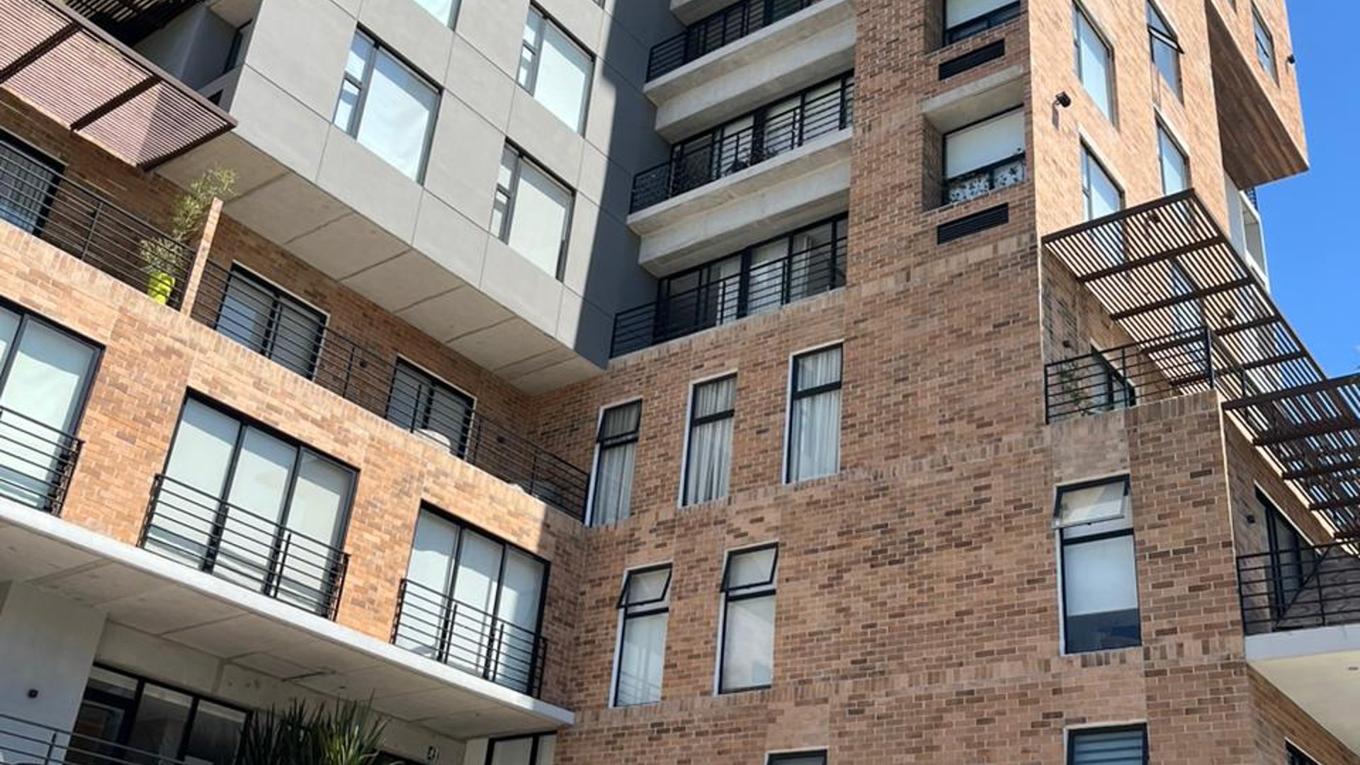 Apartamento en Venta, Zona 10, Edificio Mira