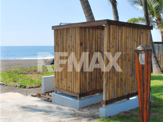 Beachfront House for Sale with 3 Bedrooms and Pool in Chiquimulilla, Santa Rosa - 4