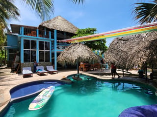 En Venta Hotel en El Paredón Sipacate - 2