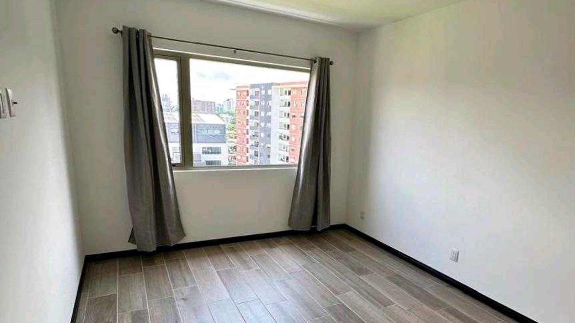 APARTAMENTO EN ALQUILER???? Edificio Seghería, Zona 14, La Villa - Miniatura 8