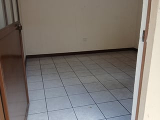 Venta de Casa en área comercial de la zona 13 Pamplona - 5