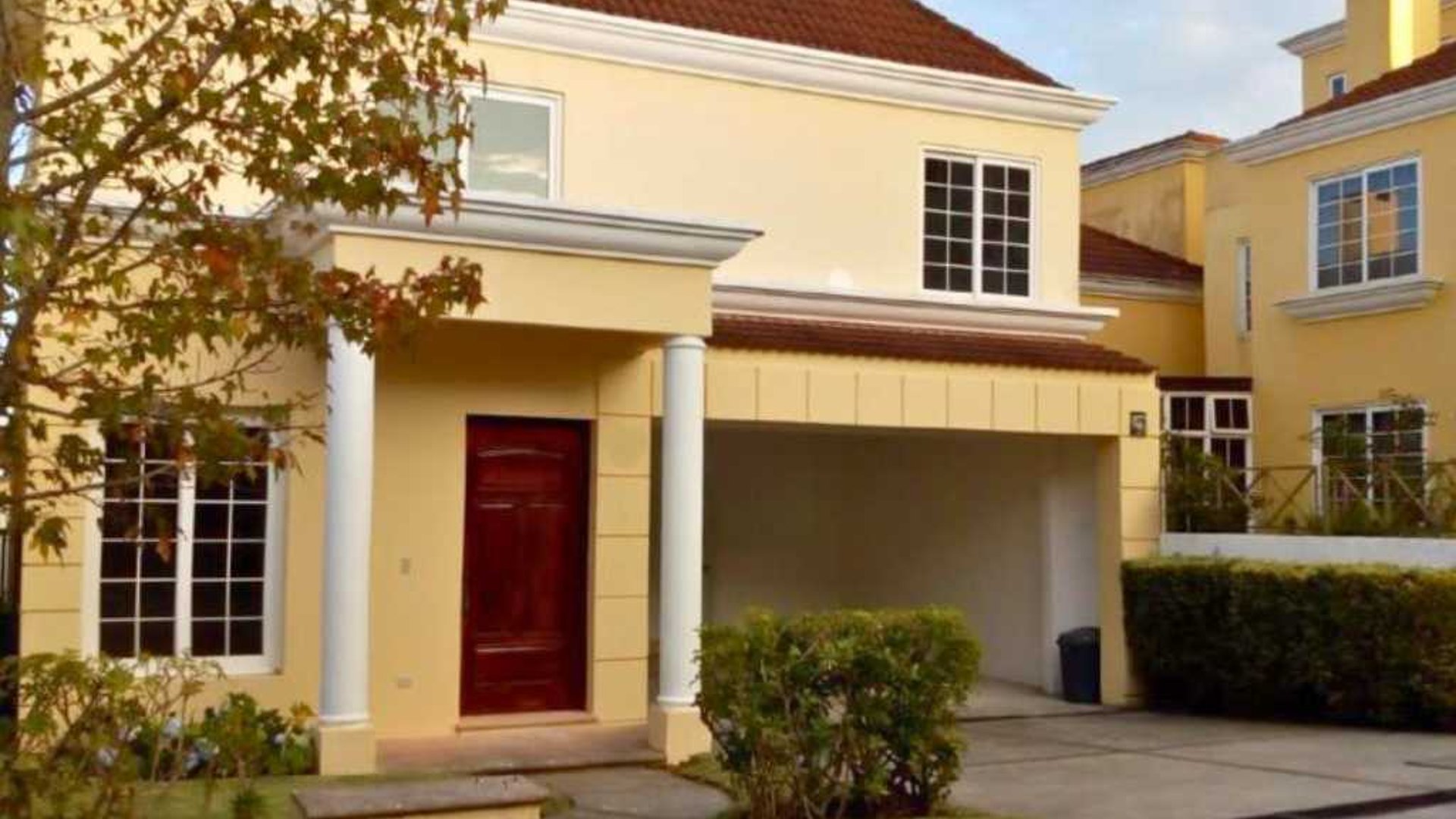 CASA EN VENTA – RESIDENCIALES ENTREVERDES, CARRETERA A FRAIJANES