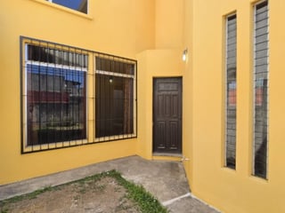 Casa en Venta Pinares de San Cristóbal Zona 8 de Mixco - Image 2