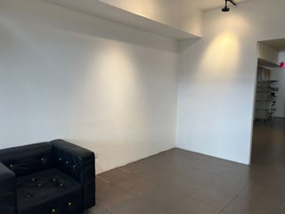 Alquilo local comercial en Pradera zona 10 - 2