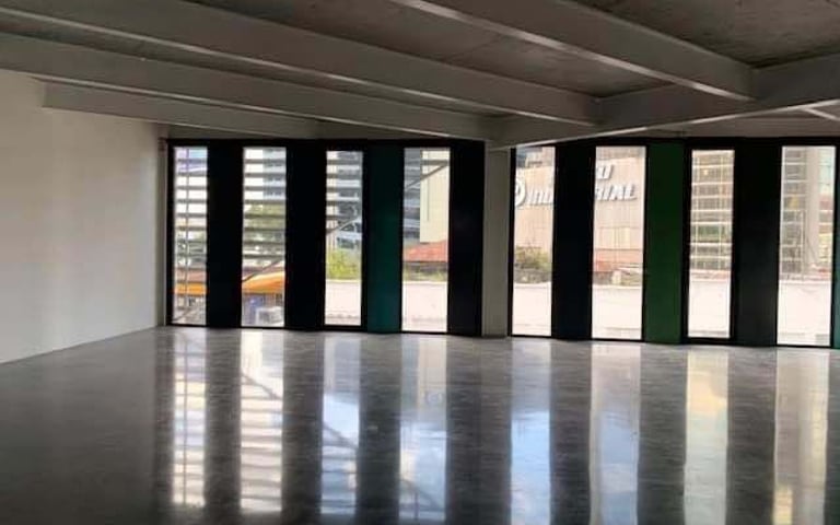 Oficina en venta, en Zona 4