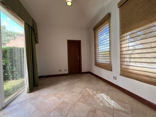 *Venta hermosa casa en Km 20 Carr. a Fraijanes, Colinas de Castel* (C) - 5