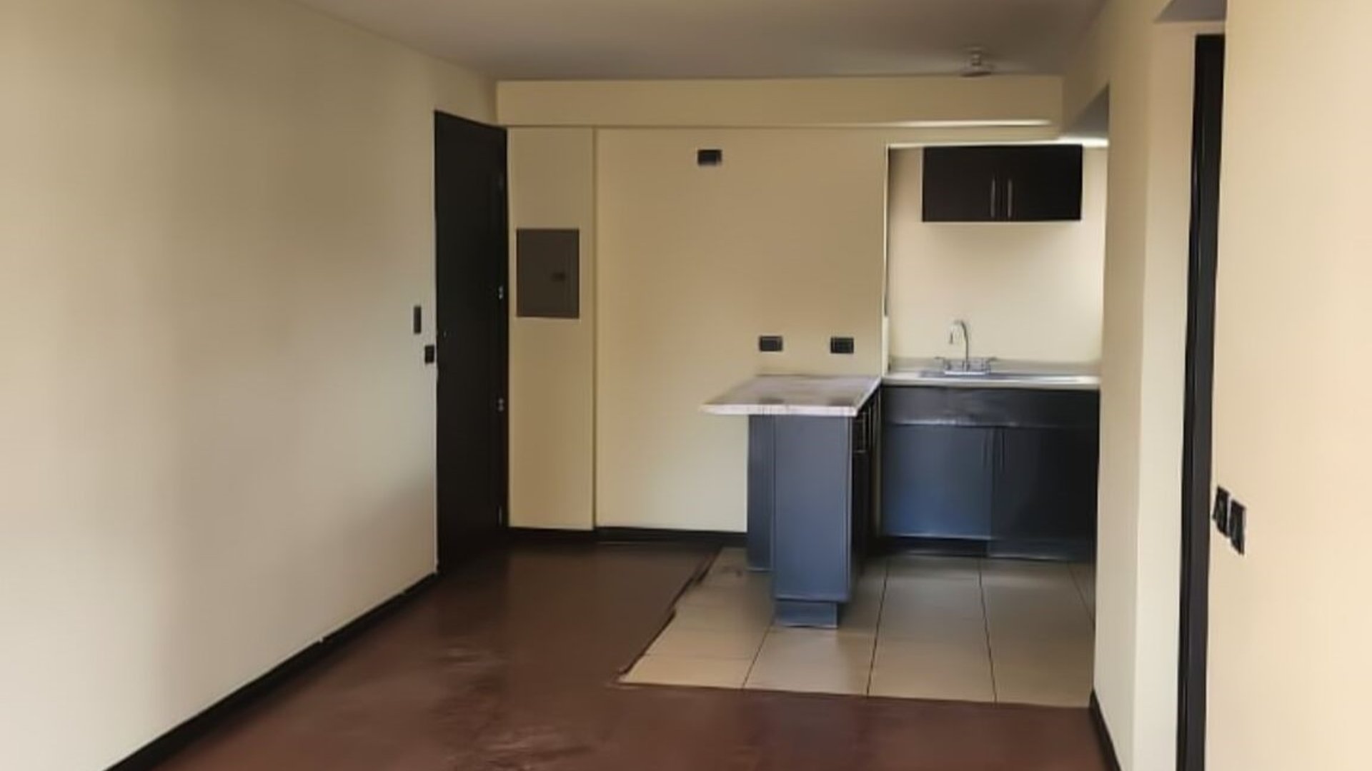 Apartamento amplio en Jardines de Las Charcas, Zona 11 - Miniatura 2