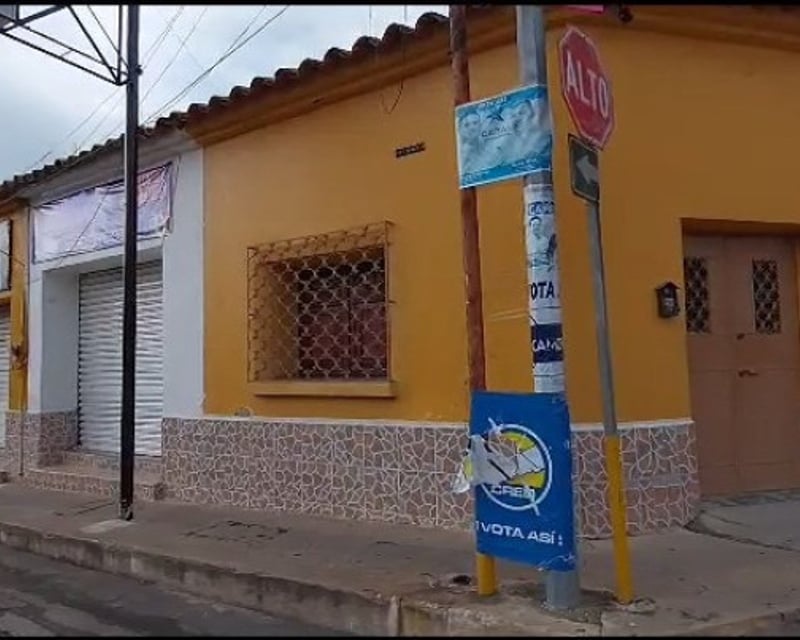 Casa comercial en esquina en Chiquimula Guatemala