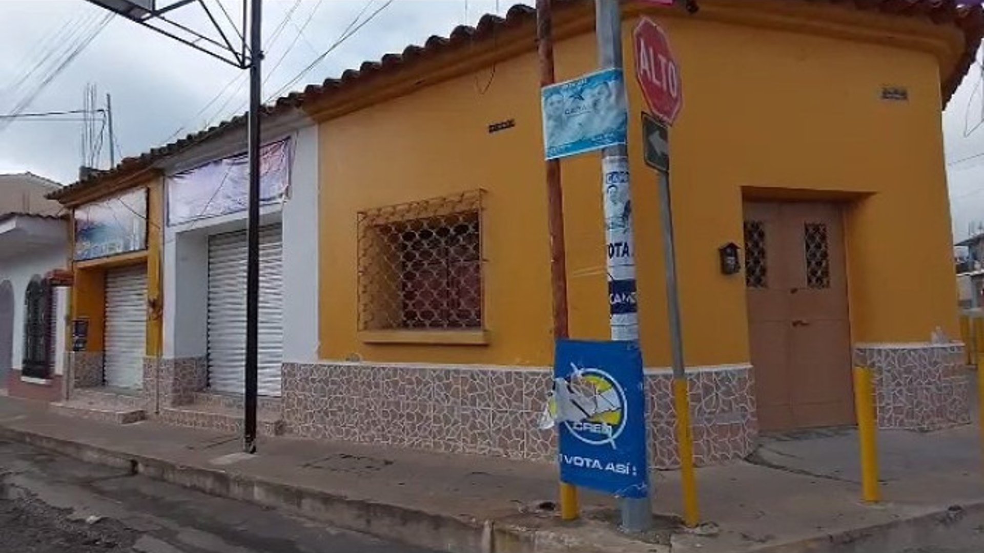 Casa comercial en esquina en Chiquimula Guatemala