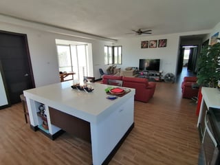 Vendo/Alquilo Penthouse en Monterrico US$275,000.00 - 3
