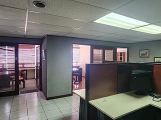 Oficina en Venta – Géminis 10, Zona 10 - 4