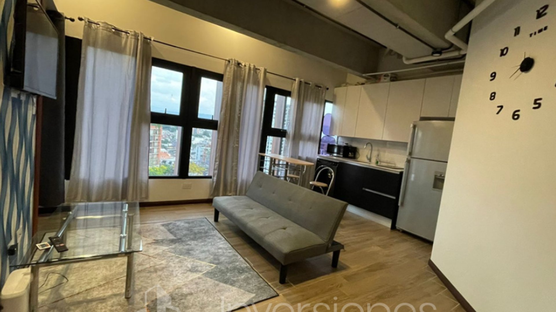 Apartamento en Renta, Amueblado y Equipado, Edificio Séptimo, Zona 4 - Image 1