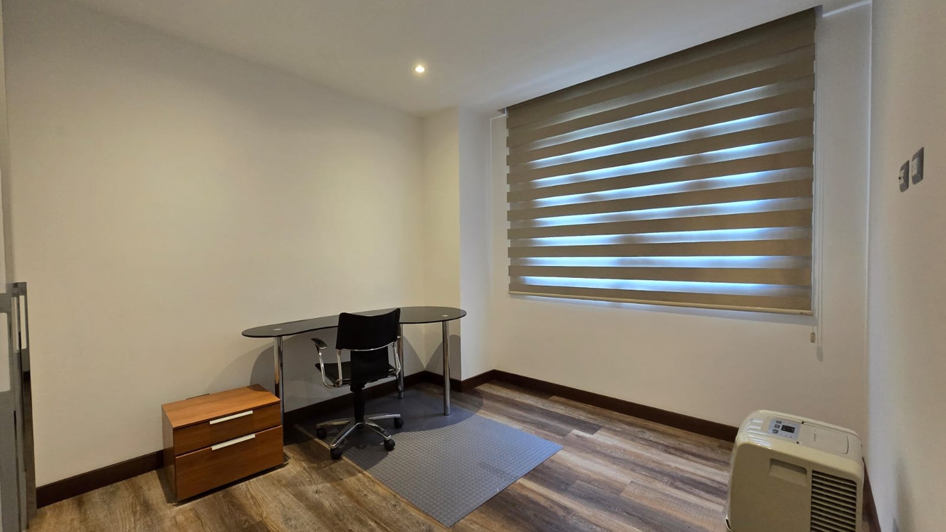 RENTA Apartamento Amueblado Zona 10 Trento Diez - Miniatura 8