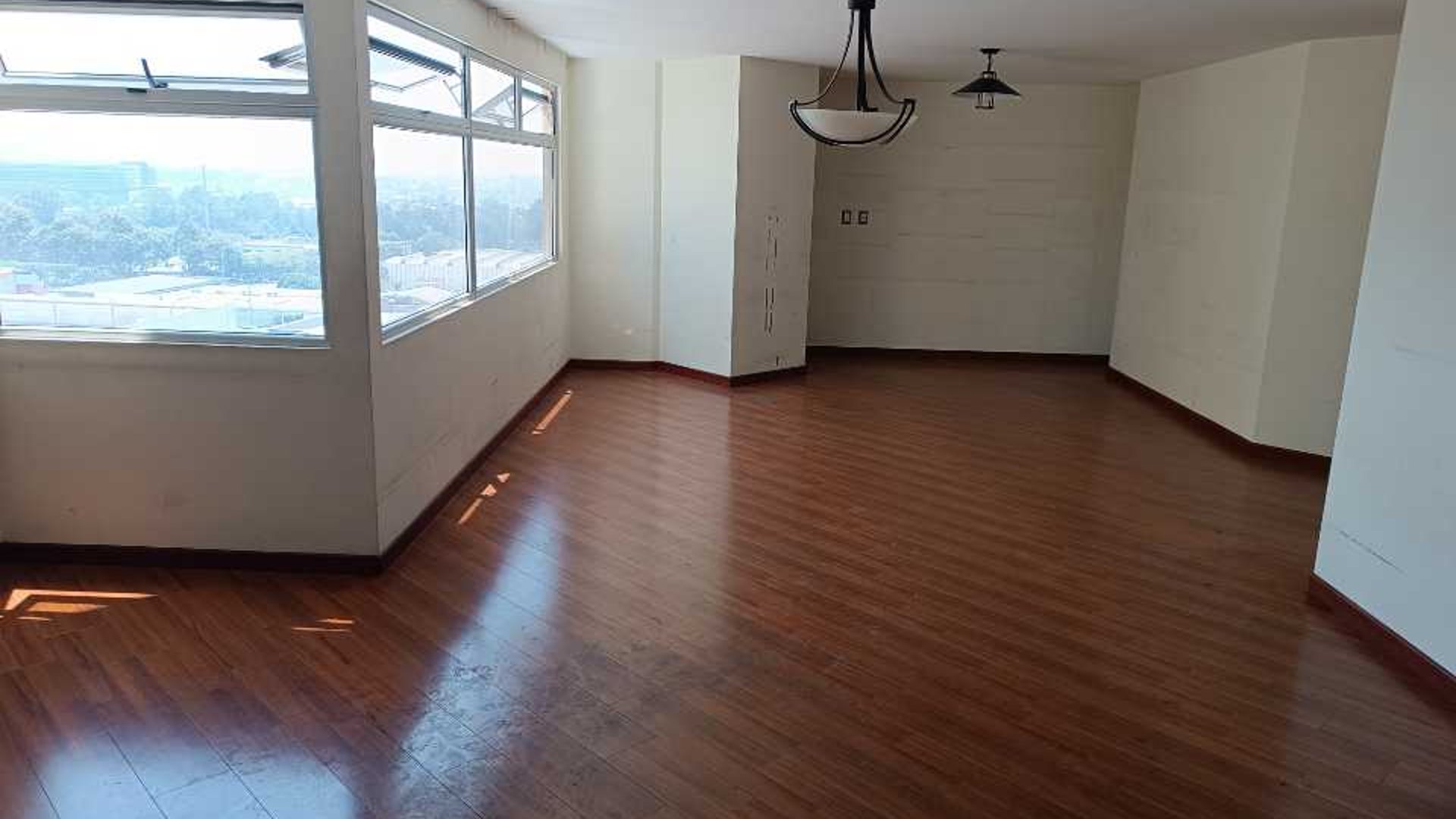 Venta de apartamento de 3 habitaciones Las Gemas zona 11 - Miniatura 25