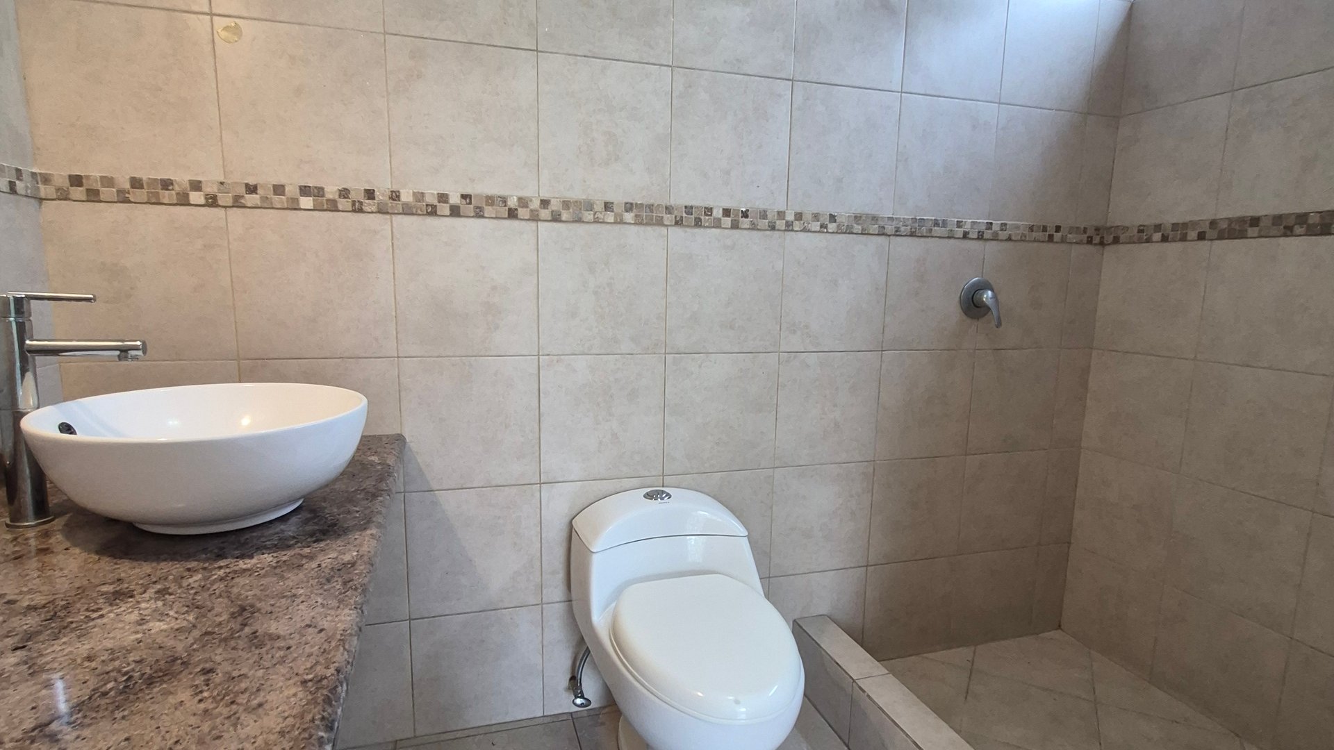 Apartamento en Renta en Kanajuyu Zona 16 - Miniatura 29