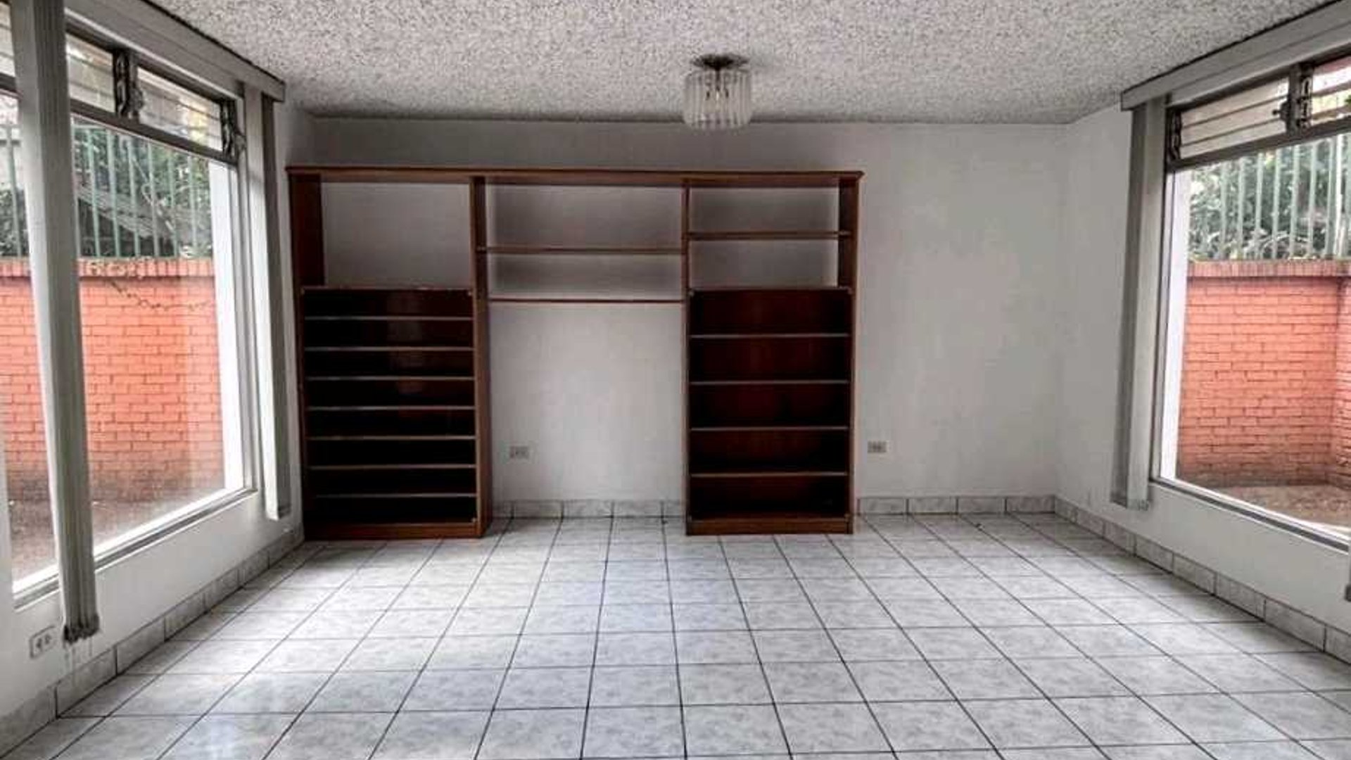CASA EN ALQUILER PARA OFICINA???? Avenida Petapa z.12 - Miniatura 8