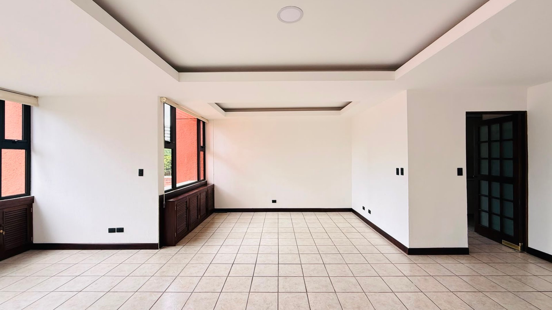 ALQUILER DE AMPLIO APARTAMENTO - VILLA REAL, ZONA 10 - Miniatura 2