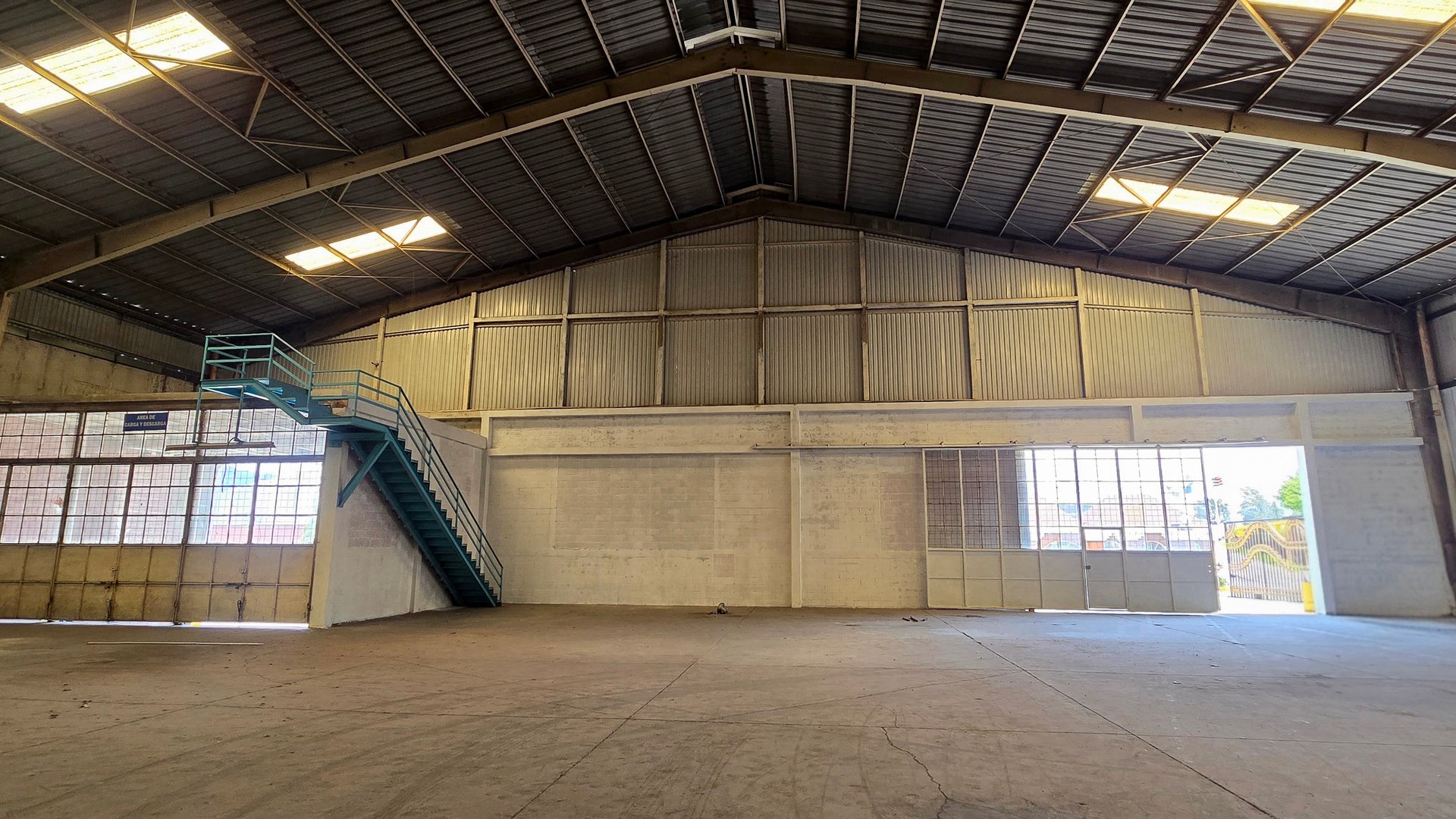Bodega en renta en Palín Km. 38.5 de 3,160m - Miniatura 3