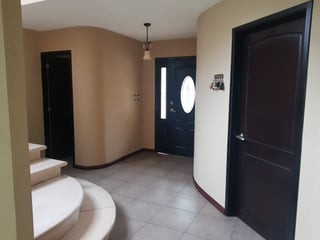 Casa en Venta en Villas Suiza Zona 16, Ideal Inversión! - 3