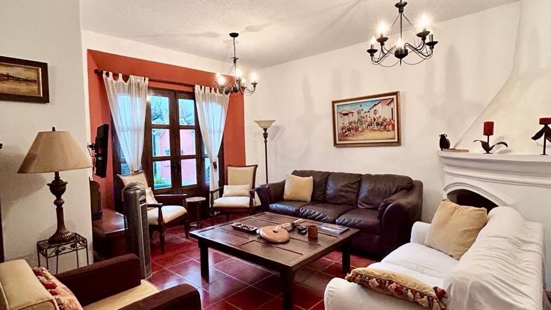 LINDA Y AMPLIA CASA AMUEBLADA A POCOS MTS DEL CASCO DE ANTIGUA