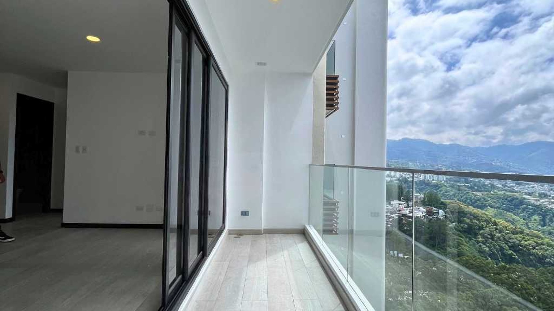 APARTAMENTO EN VENTA – VERDÚ, ZONA 13