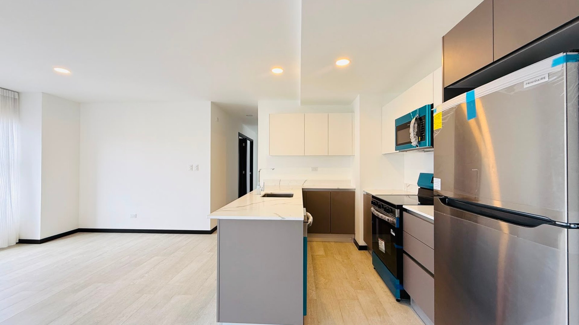 ALQUILER DE HERMOSO APARTAMENTO PARA ESTRENAR - VERDÚ, ZONA 13 - Miniatura 2