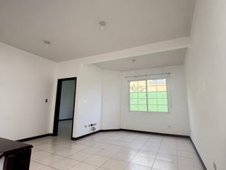 Casa en venta y renta condominio Entreverdes Fraijanes - 5