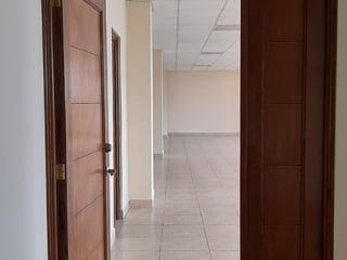 Alquilo amplia oficina en Edificio Condesa II, Zona 13 - 5