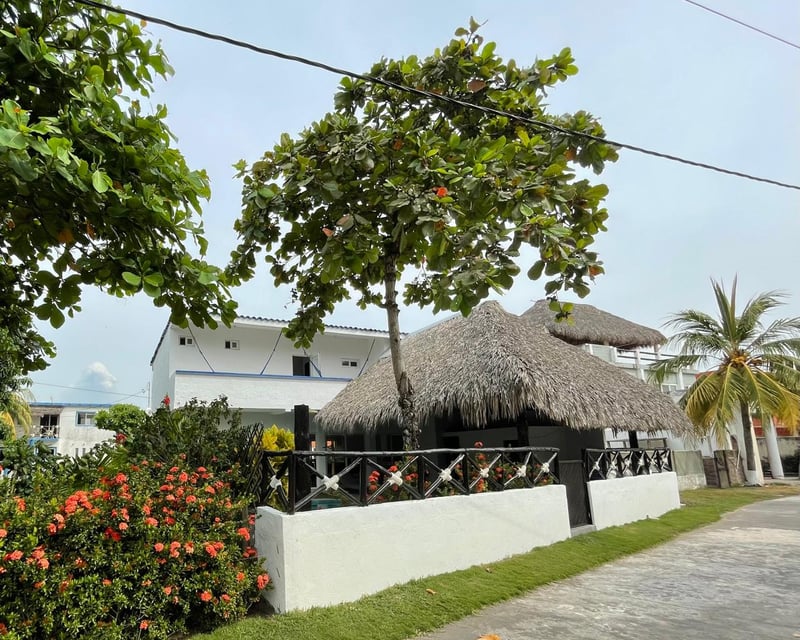 CASA DE PLAYA EN CONDOMINIO CASA DEL PACÍFICO – CARRETERA A MONTERRICO