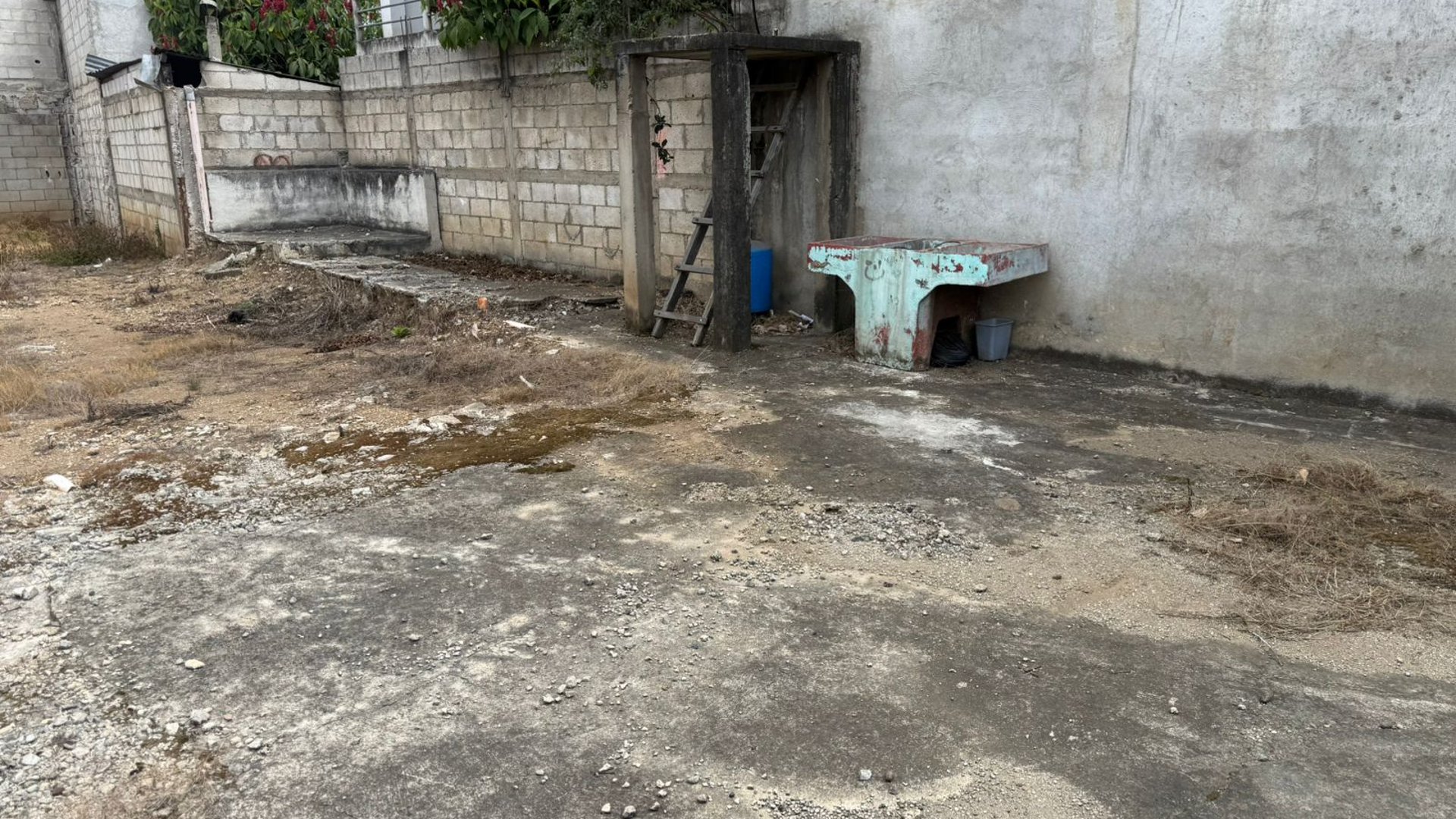 Terreno en renta en Esquina Centro Comercial Pradera Chimaltenango  - Miniatura 4