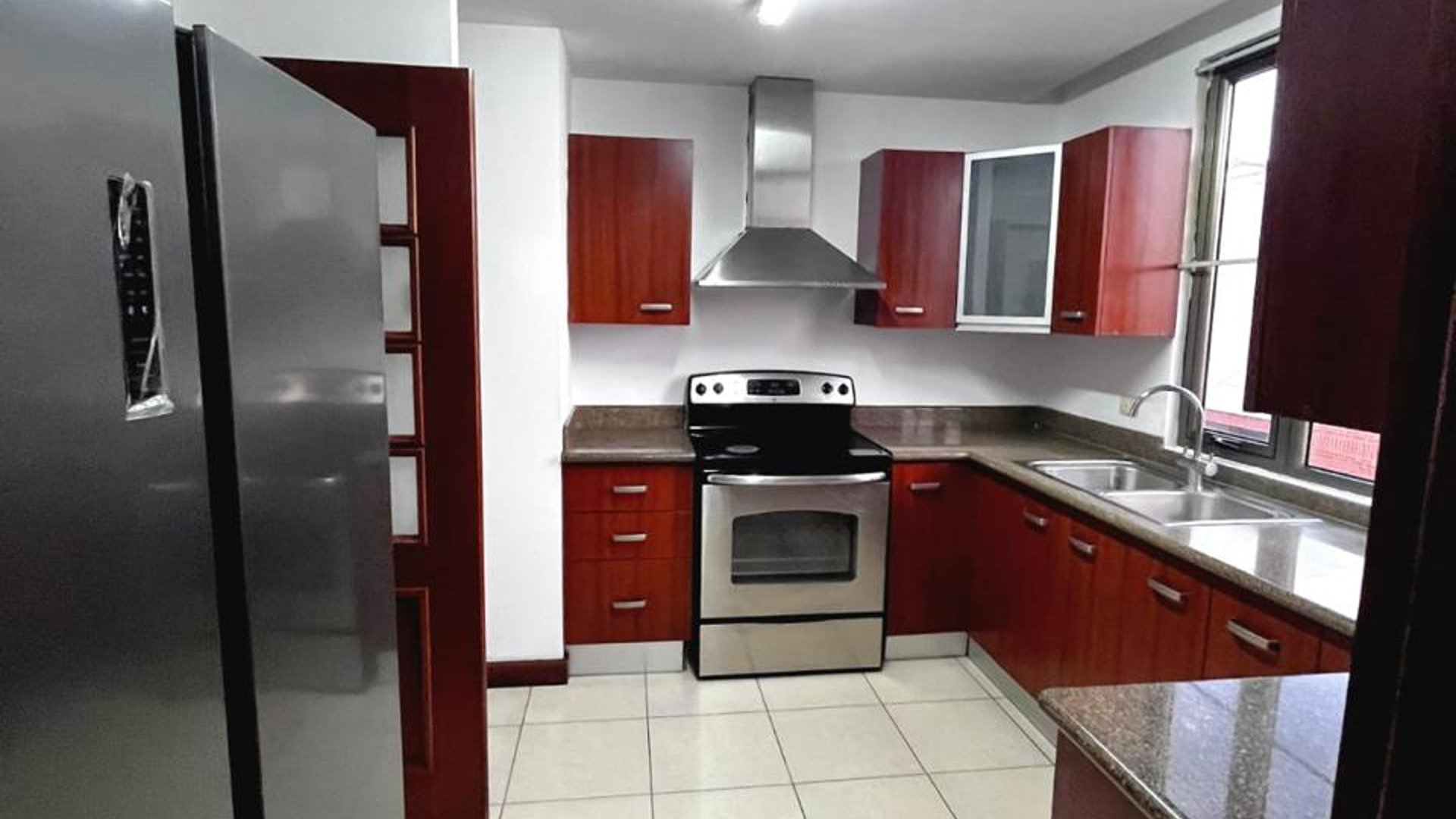 Penthouse con hab de servicio de 3 habitaciones en  Z10 Ref-5638