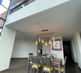 📍 PENTHOUSE EN RENTA – 3 HAB + TERRAZA | COND. MADEROS | KM 8.3 CAES