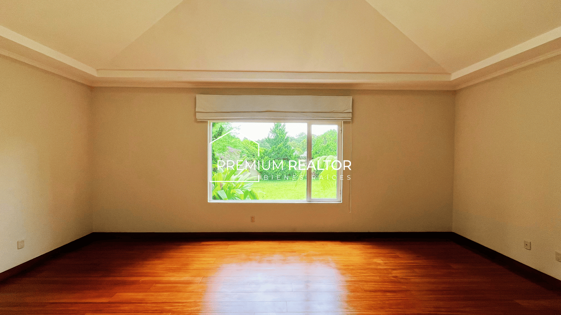 Luxurious 4-Bedroom House with Garden in Casa & Campo, Fraijanes - Rent $2800 - Miniatura 10