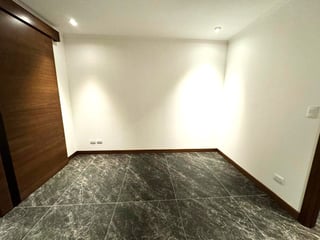 Apartamento en Venta en Zona 10 - 5